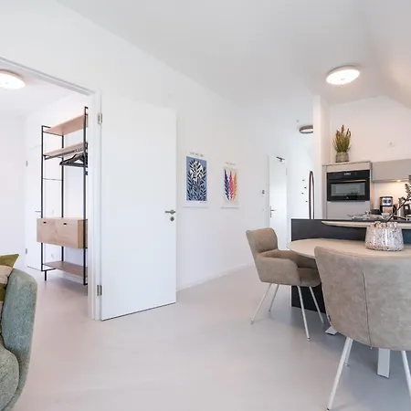 Luew Boarding House 